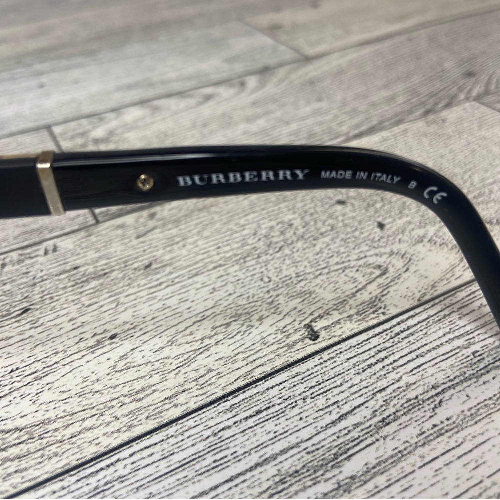 Burberry Sunglasses - Picture 6 of 8